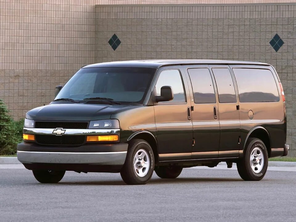 Gmc savana 2022. Ford econoline 1997. Gmc savana 2022. Chevrolet express 1996 - 2002. Gmc savana 2500 2020.