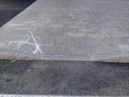 Спуск на тротуарах
