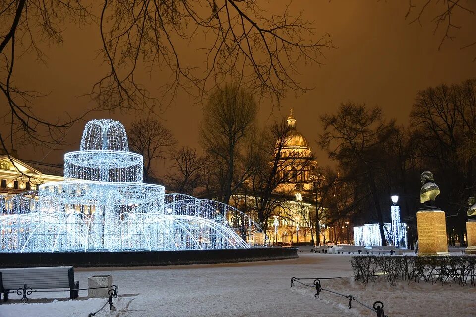 Митрополичий сад Александро-Невской Лавры. Санкт-Петербург в январе. Питер в январе. Новогодние места Питера. Куда сходить сегодня в санкт петербурге вечером