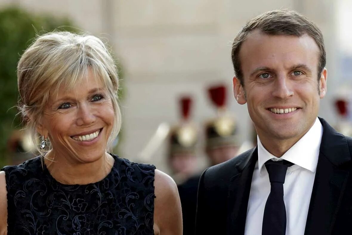 Жена президента франции мужчина. Макрон Эммануэль с женой. Жена президента Франции Брижит Макрон. Бриджит и Эммануэль Макрон.