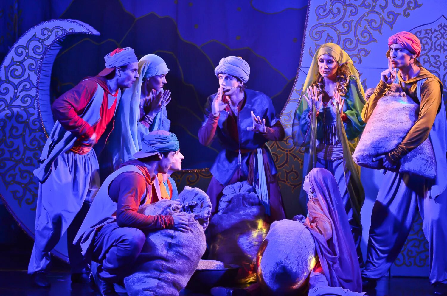 Алибаба алибаба 40 разбойников. 40 разбойников сказка. Алибабай и 40 разбрйников. 40 разбойников сказка. 40 разбойников сказка.