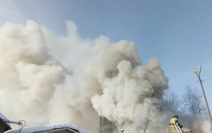 Пожар в девяткино. Дым и рим новое. Дым из печной трубы текстура. Пожар в мурино сейчас 2020. Пожар в мурино.