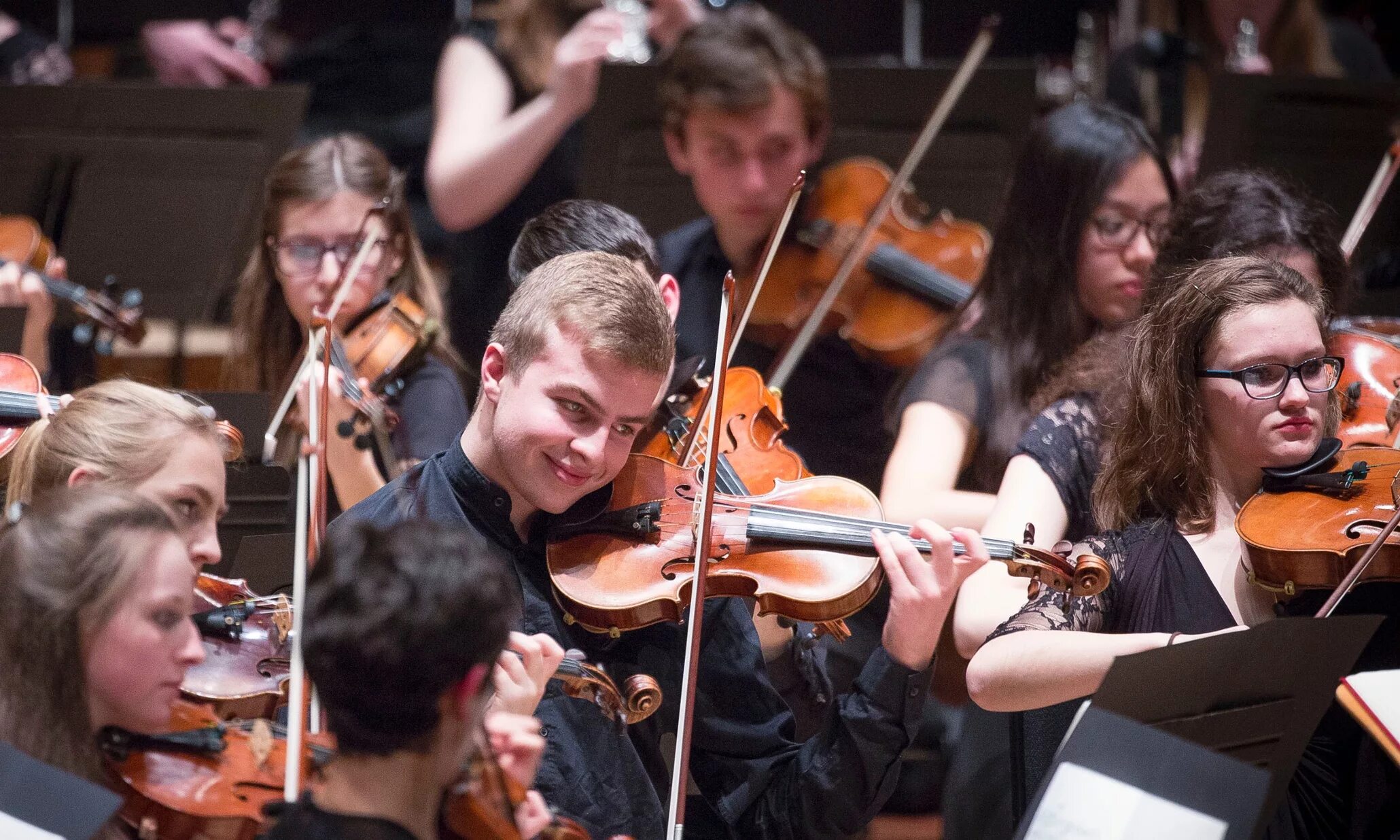 National orchestra. National Youth Orchestra. The National Youth Orchestra of great Britain. Оркестр в балете. Фиолетовый оркестр.