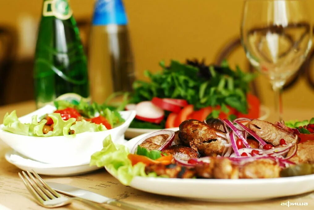 ужин. вкусный домашний ужин. ужин картинки. серпентарий гадюка обыкновенная. ужиная.