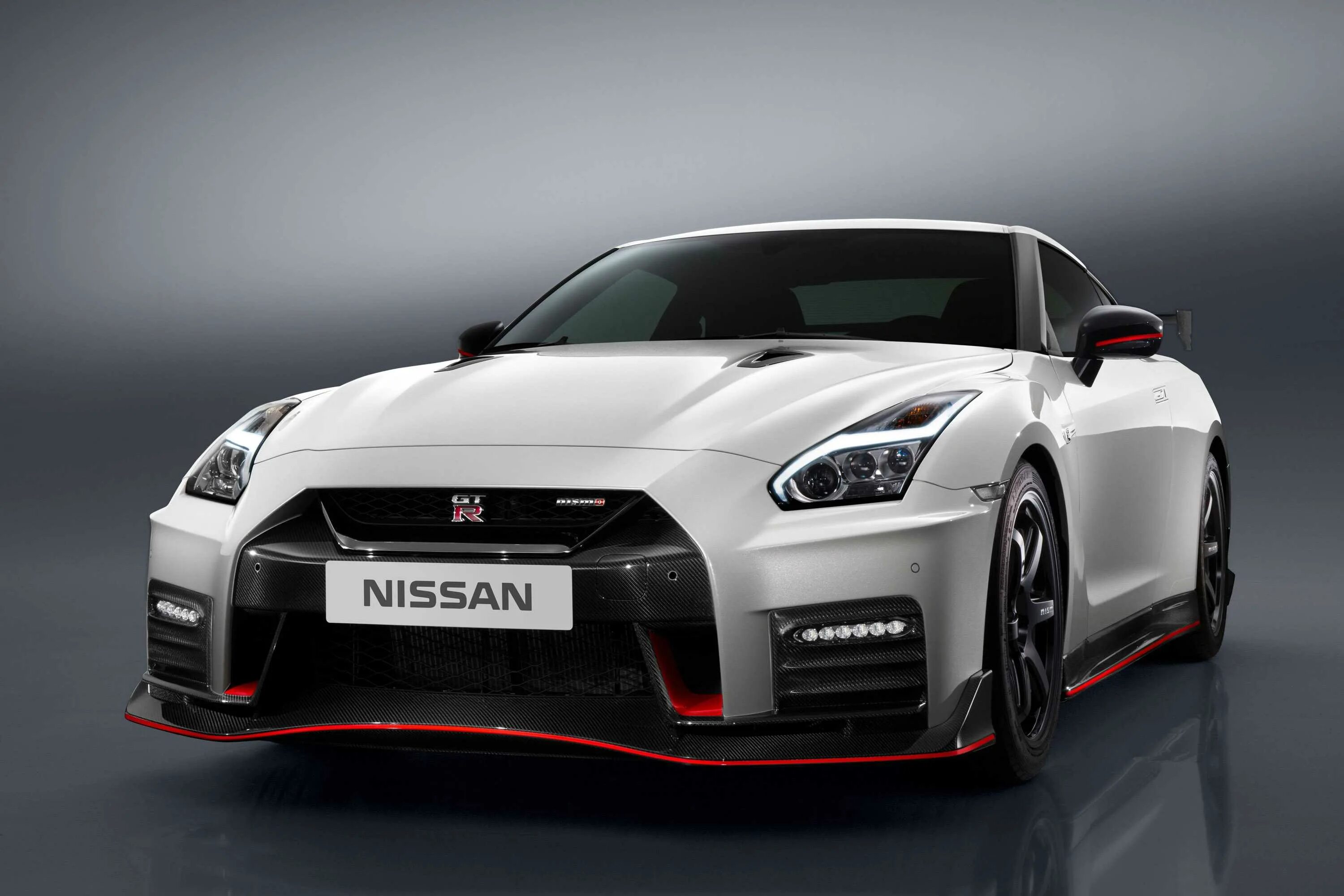 Gt r купить. Nissan GTR Nismo 2017. Nissan GTR Nismo 2022. Nissan GTR 35 Nismo. Nissan gt-r Nismo r35.