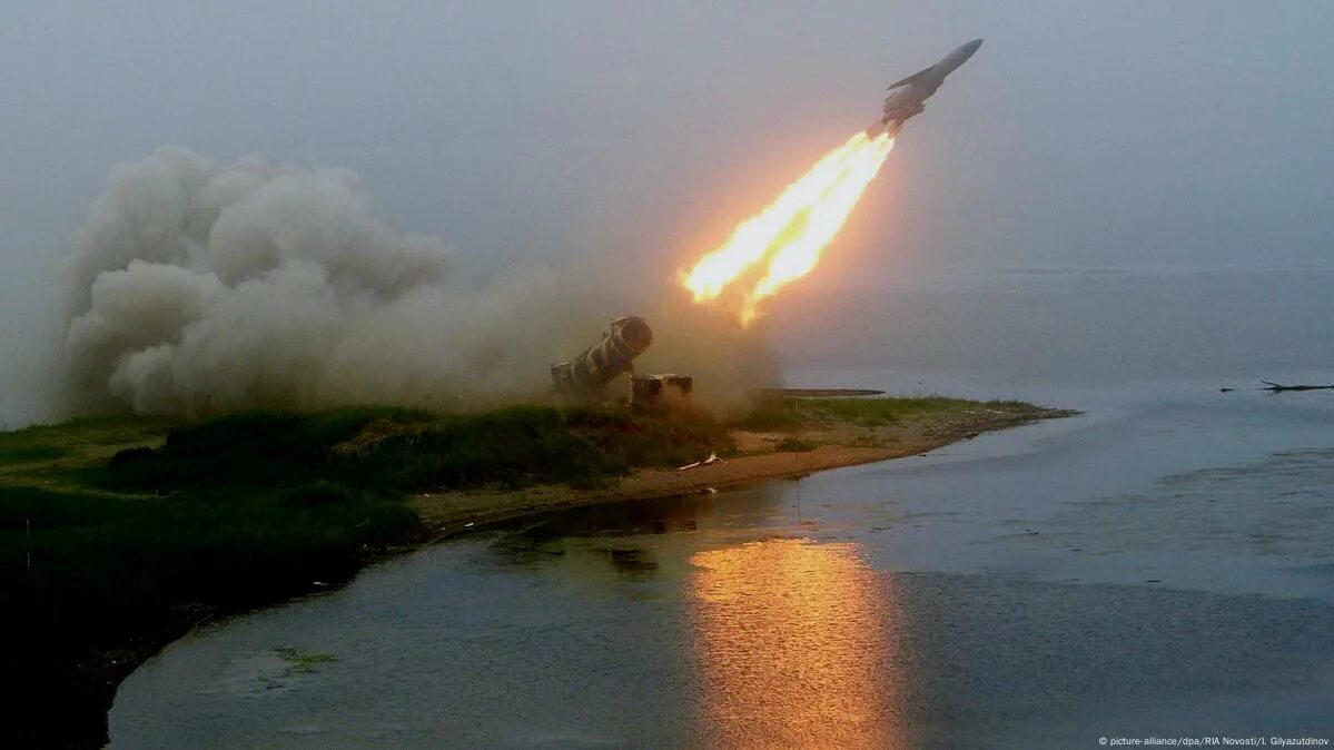 Миг-31 р-33. Ракета р-33. Ракеты на 40 км. Р-40 ракета. Космическая ракета.