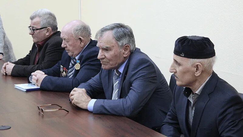 Доку гапурович. Ахмед гапурович завгаев. доку гапурович завгаев. завгаев ахмат. завгаев ахмар гапурович.