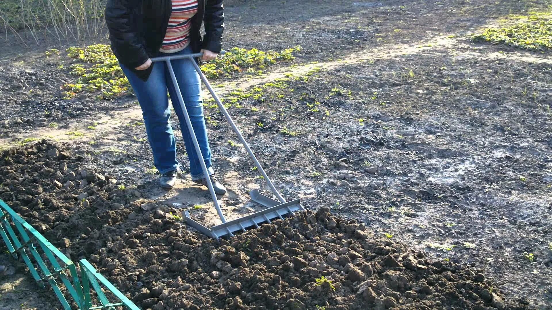 Вскопать сотку. Чудо лопата культиватор купитьдвухчеренковая. Чудо лопата для копания земли. Приспособление для перекопки огорода. Приспособление для перекапывания почвы.