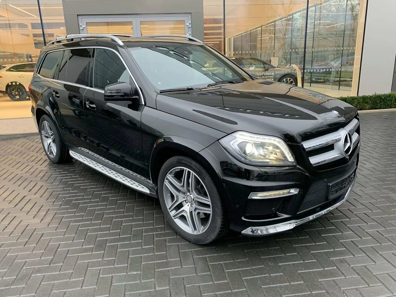 Купить мерседес gl 350. Mercedes gl 350d. Mercedes gl 350 2014. Gl 350d 2012г. Mercedes-Benz gl350d 2012 г.в..