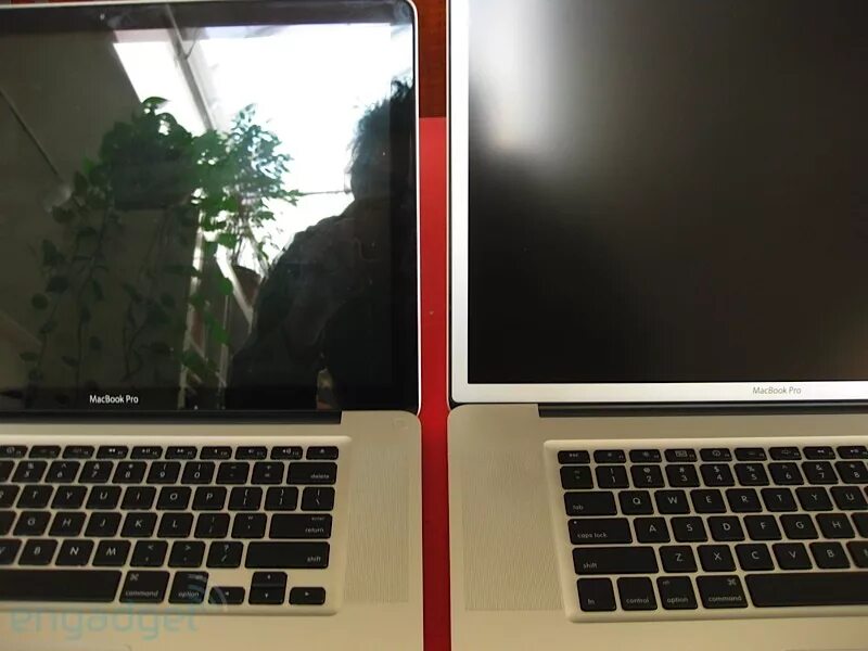 Глянцевый и матовый экран ноутбука. Глянцевый и матовый экран. Матовый экран ноутбука. Матовый экран или глянцевый.