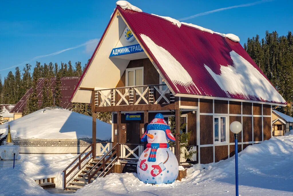 ергаки домики. ергаки база отдыха зимой хакасия. турбаза ергаки. ергаки парк отель. турбаза ергаки.