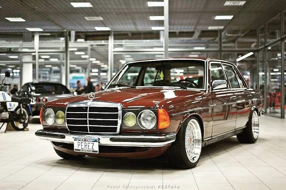 Mercedes-Benz w123. Мерседес Бенц w123. Мерседес Бенц 123. Мерседес w123 седан. Купить мерседес w123