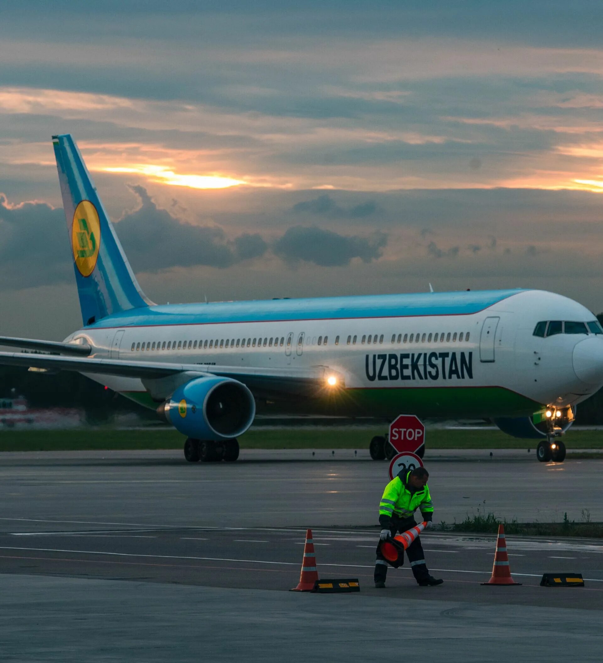 Аэропорт Uzbekistan Airways аэропорт. Airbus a320 Uzbekistan Airways. Boeing 787 9 Uzbekistan Airways. Узбекистан Аирвейс а 320. Авиарейсы узбекистана