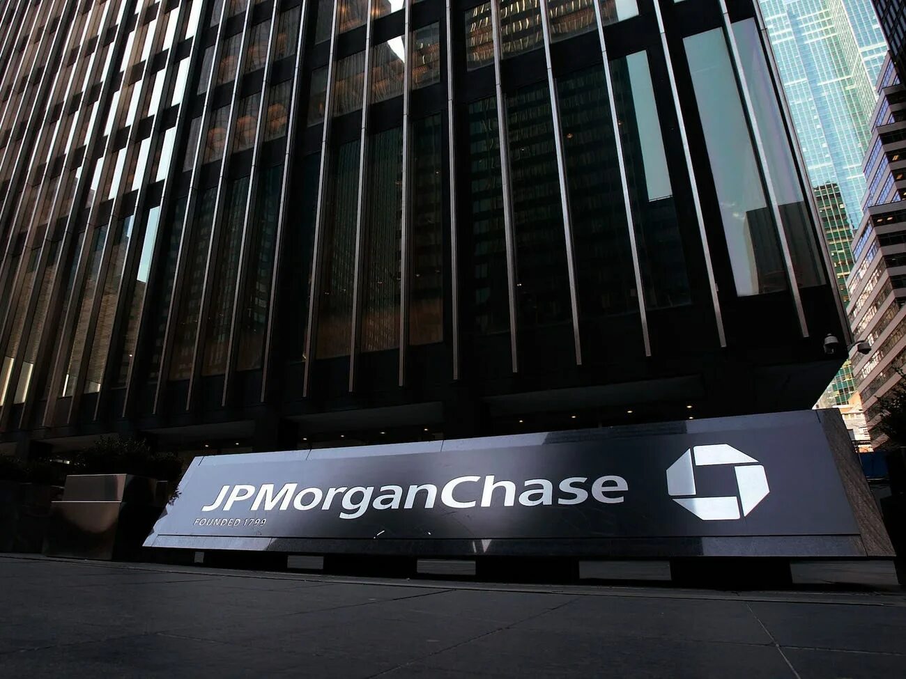 S p banking. JPMORGAN Chase. Джи пи Морган банк. Jp Morgan Chase Bank. JPMORGAN Chase в Нью-Йорке.