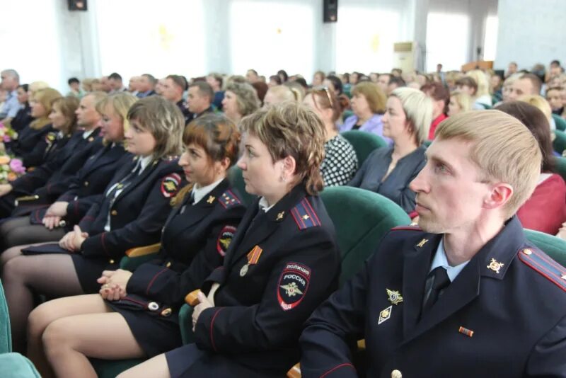 Инспектор пдн калуга. Пдн томск в школе. Инспектор по делам несовершеннолетних города усолье-сибирское. Управление мвд россии по вологодской области. Пдн томск.