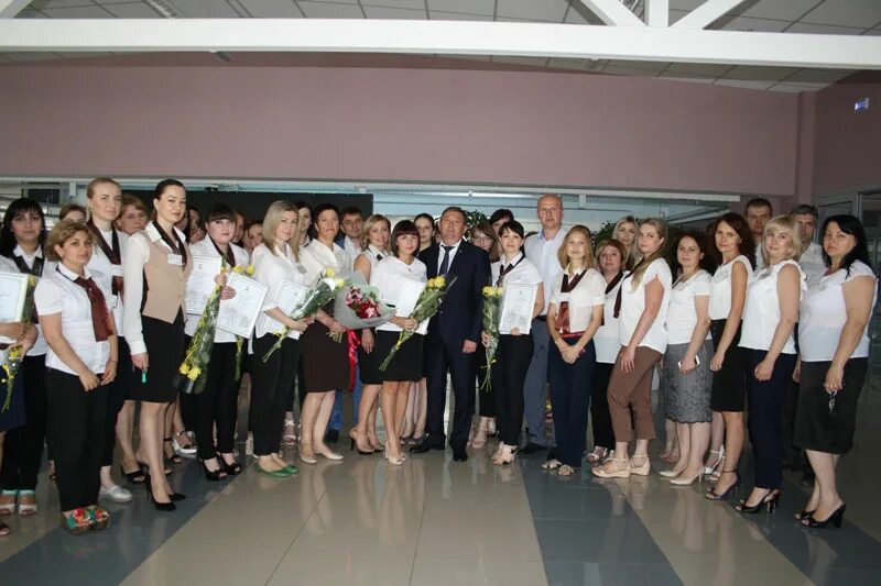 Мфц шахты город будущего. Сотрудник мфц. Г. Шахты мфц. Мфц город будущего город шахты.