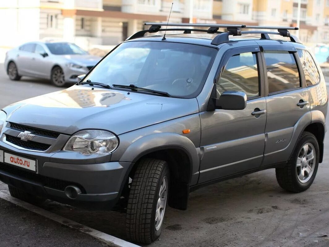 Шевроле б у в россии. Chevrolet Niva 1. Chevrolet Niva 1995. Нива Шевроле с787ра152. Chevrolet Niva 1.7 gl.