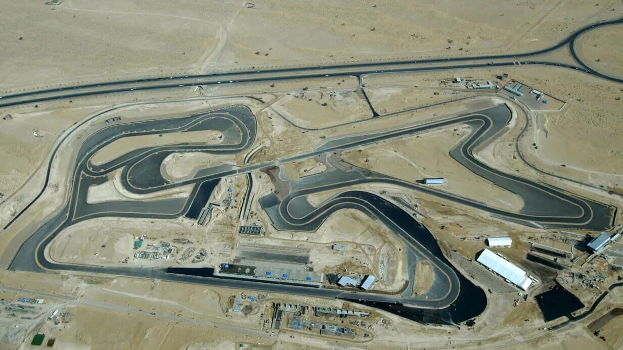 Дубай трасса. Автодром Dubai Autodrome. Трасса Dubai Autodrome circuit. Дубай трасса формула 1. Автодром Дубаи Дубайский.