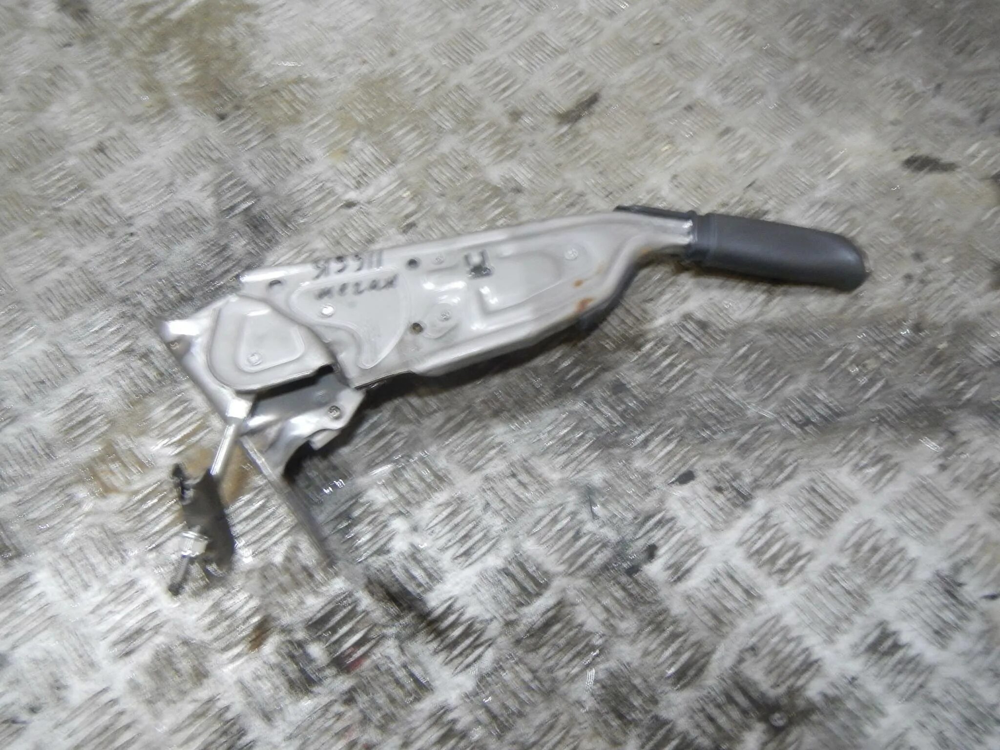 5 дизель. Рено меган 2 скоба педали тормоза. Педаль тормоза рено меган 2. Тормоза рено меган 3. Педаль сцепления рено флюенс.