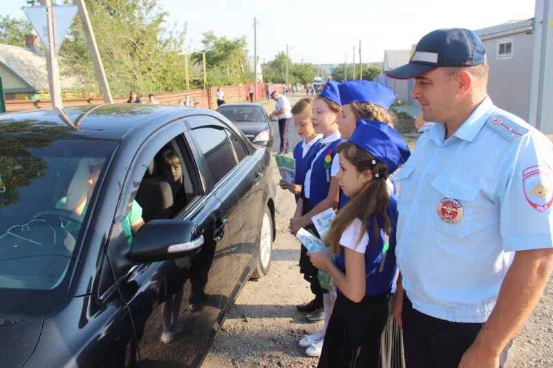 Гаи сальск. ДПС Ростовской области. Сотрудники ГИБДД Сальск. Гаишники города Миллерово. ГИБДД Сальск ЮИД.