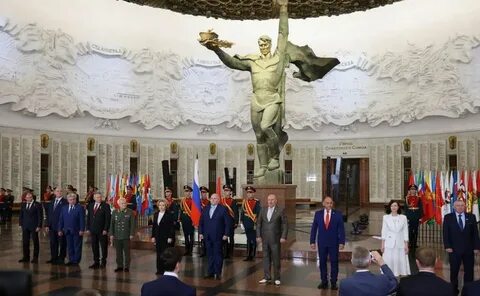 Какую награду вручили защитникам сталинграда правительство великобритании