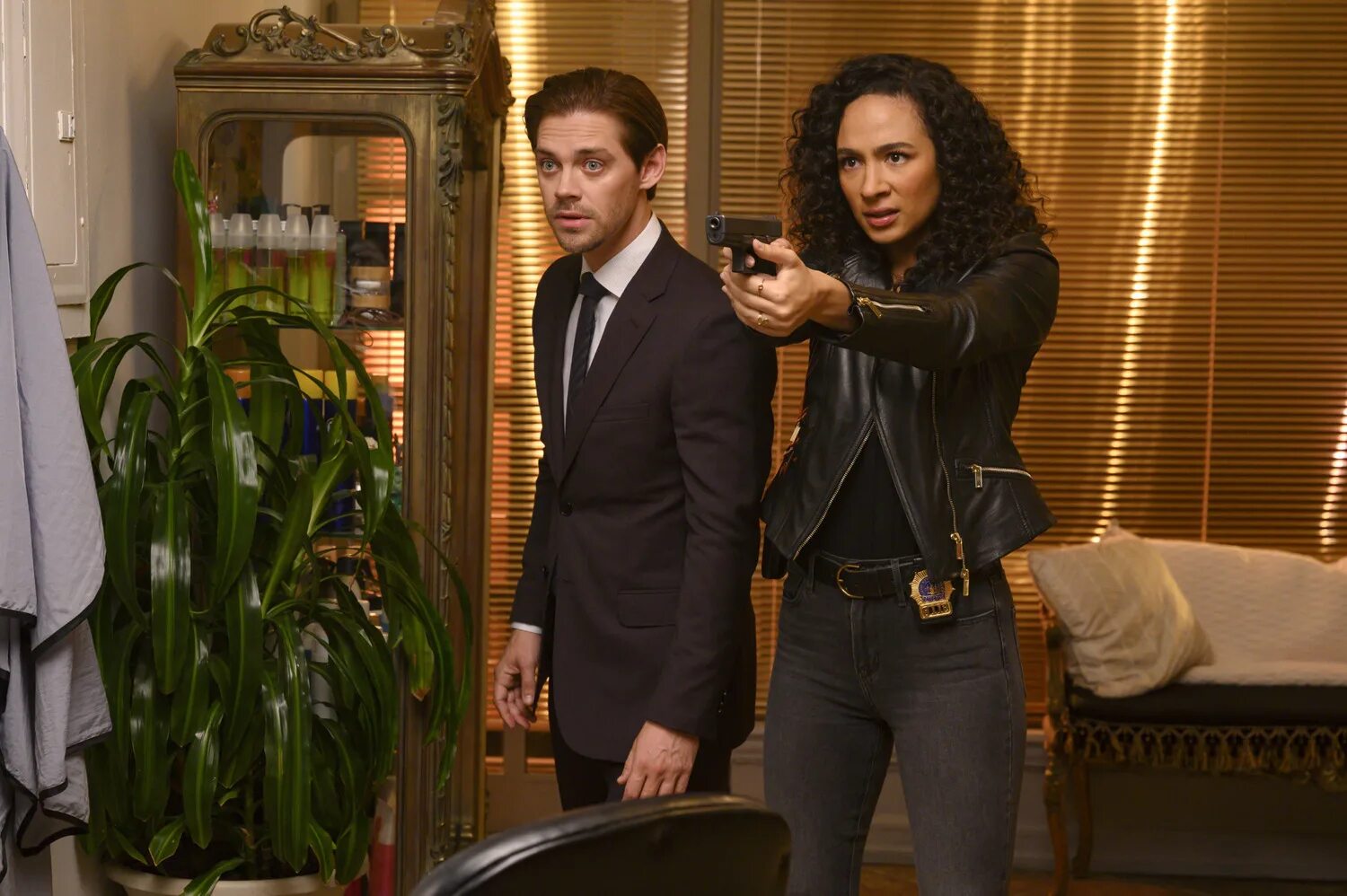 субтитры отдых сыном. мама с сыном обнимаются на море. женщина потеряла сына в море инстаграм. субтитры отдых сыном. блудный сын (2019 — 2020).