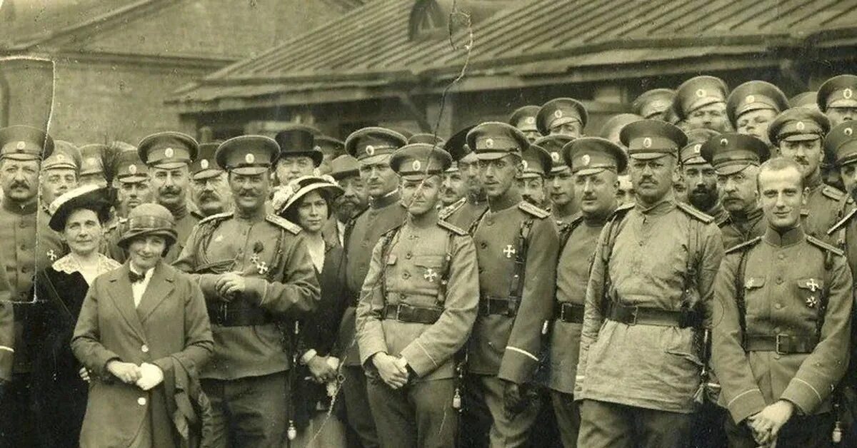 Последний город российской империи основанный в 1916. Офицеры РИА 1914-1918гг в и Шиманский. Русский офицер 1914. Офицер Российской империи.