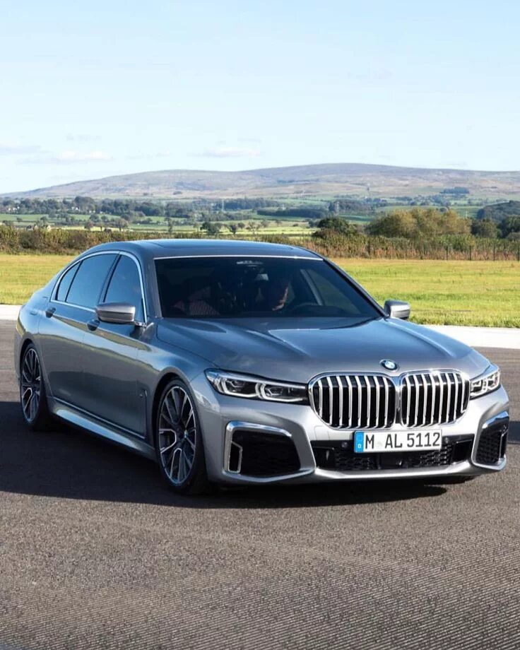 Bmw 7 m. BMW 7. BMW 7er 2017. БМВ 7 2020. BMW 7er 2020.