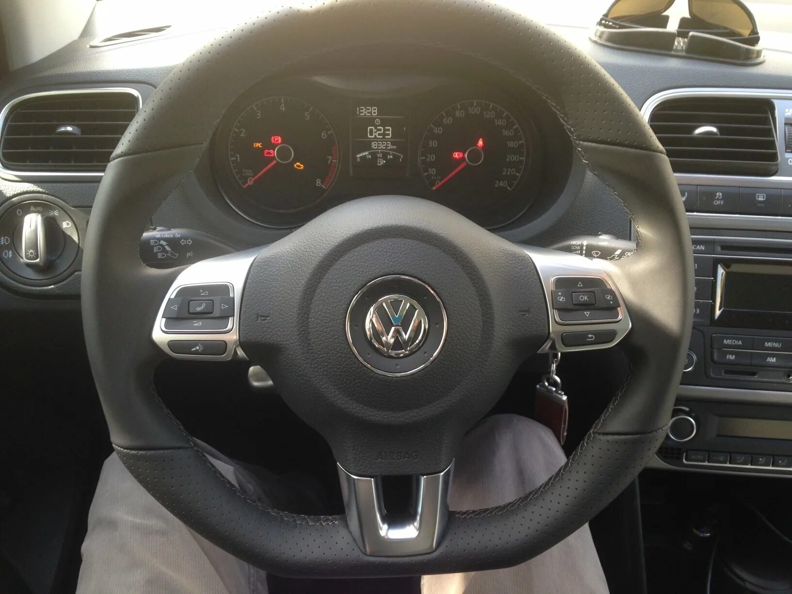 Руль поло седан 2014. Руль vw polo sedan 2013. Руль фольксваген поло седан. Руль vw polo 2011. Руль фольксваген поло седан 2012.