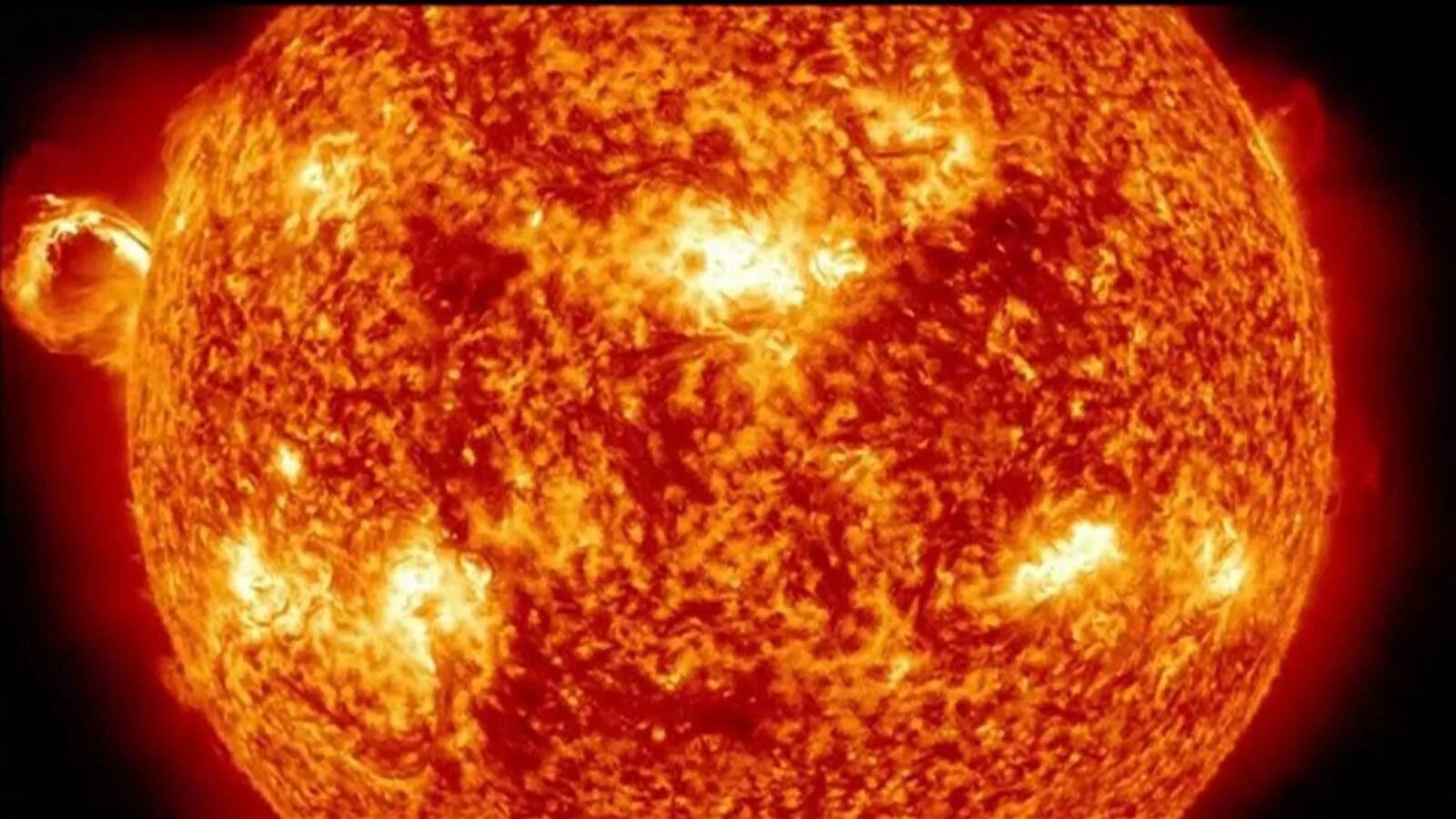 Star 21. The sun is near. Со́лнечные пя́тна. Огромные нло у солнца. The sun is near.