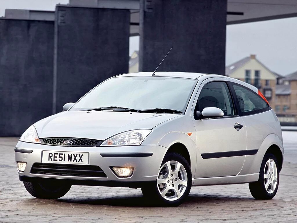 Форд первого поколения. Форд фокус 1 поколения хэтчбек. Ford Focus 1998-2004. Ford Focus 1 2004 хэтчбек. Форд фокус хэтчбек 1998.