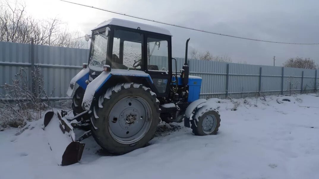 Мтз 82 б у свердловской области. Трактор МТЗ 82 зима. МТЗ 80 зима. Трактор МТЗ 82 зимой. Трактор МТЗ 82..1 Беларус с куном.