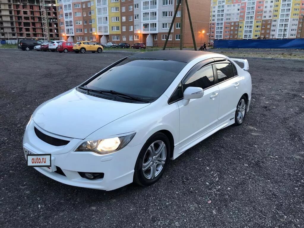 Купить хонду в петербурге. Honda Civic 2010 седан белый. Honda Civic 2010. Civic 4d 2010. Хонда Цивик 2010 белая.