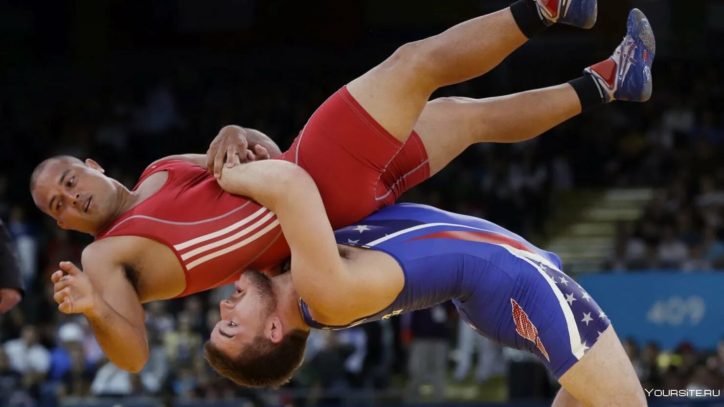 Спортсмены по вольной борьбе. Суплекс бросок. Греко-Римская, Вольная борцы. Греко Римская борьба прогиб.