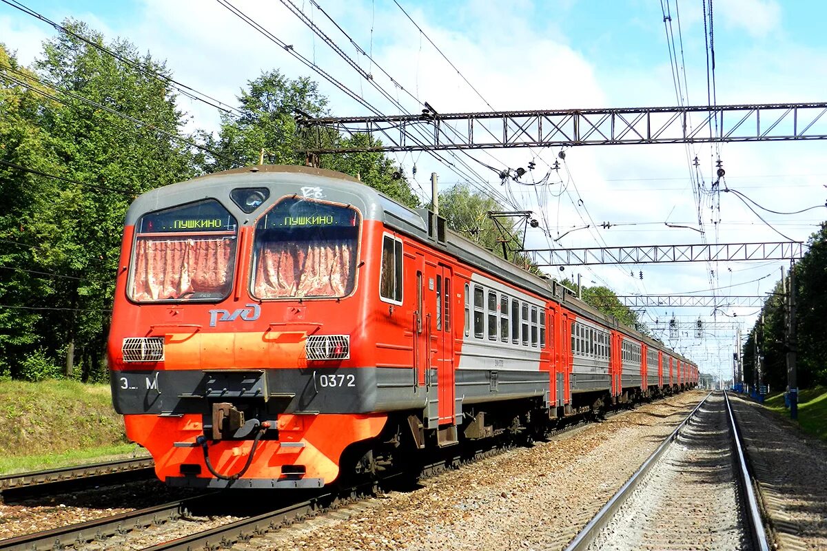 эт2м в волгограде. электропоезд михнево. эм2к траинпикс. эд4м 0372. коломна платформа электричка.