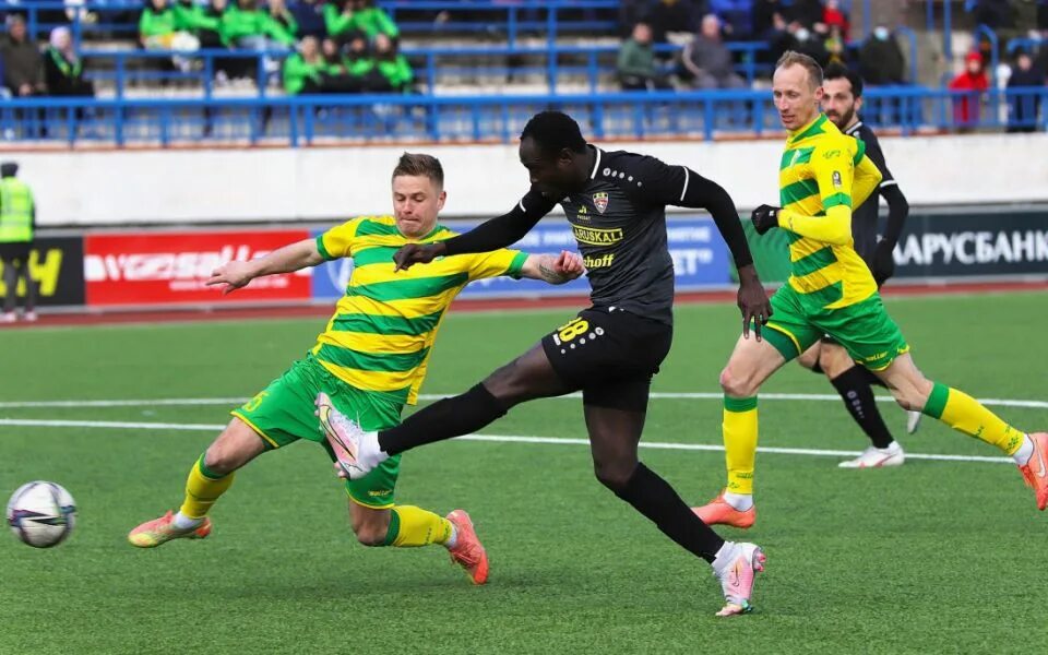 Днепр могилев неман. Эмблема фк неман неман калининградская. Неман футбол. Днепр в могилеве. Днепр могилев женская команда.