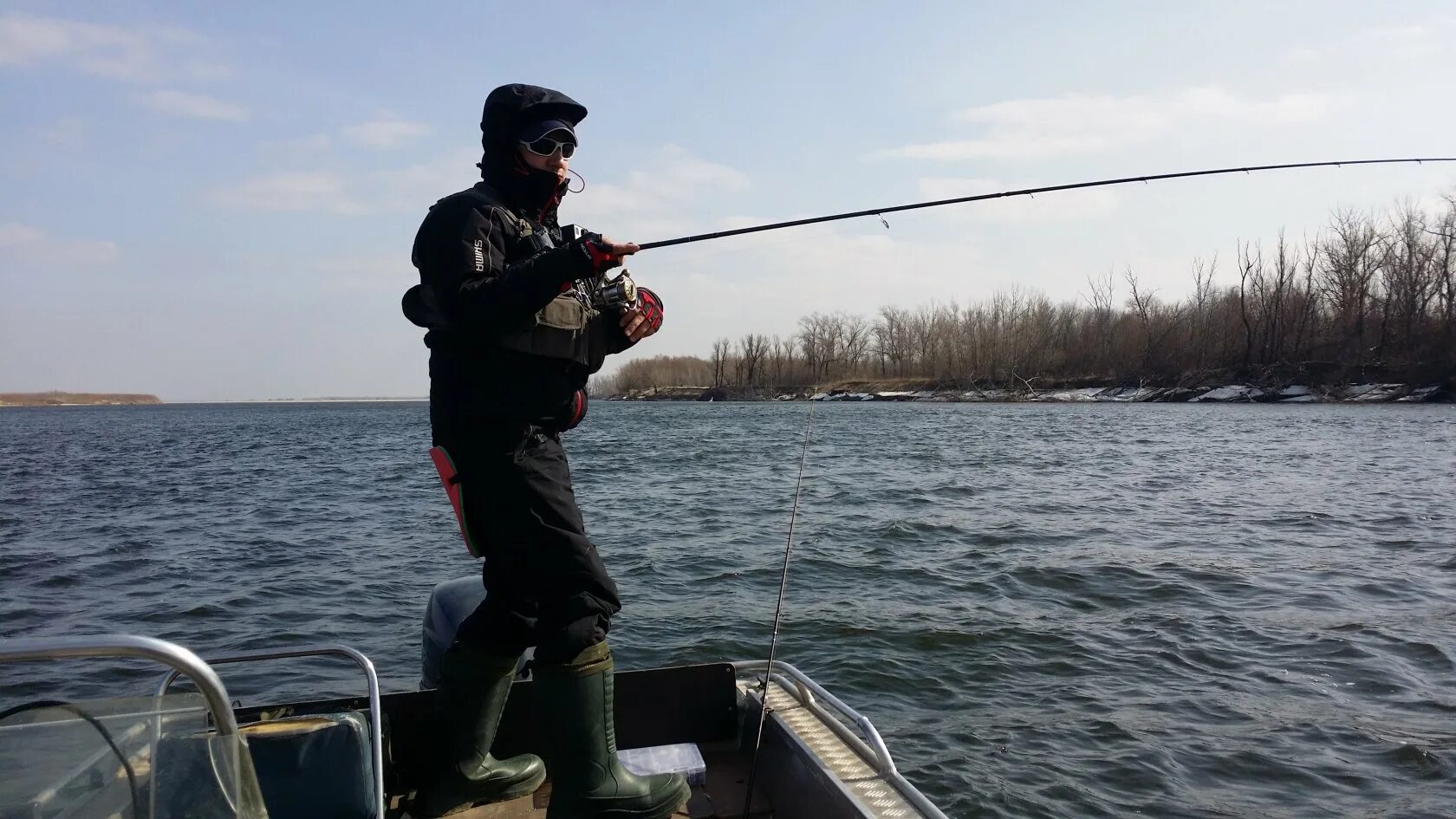 Рыбалка в астрахани когда лучше. Каргино рыбалка. Красный Рыбак Астрахань. Зимняя рыбалка в Астраханской области Заволжская. Рыбалка в Ульяновске на Волге 18 апреля 2022 года.