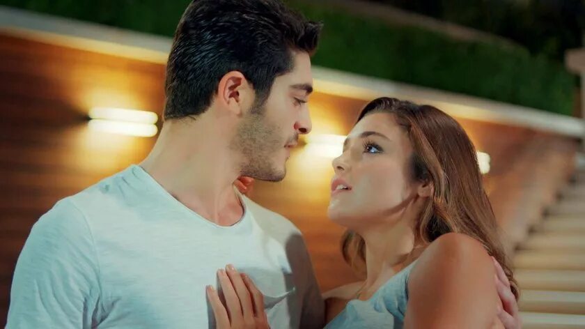 Лафтан анламаз. Мурат и хаят поцелуй. Ашк лафтан анламаз. Хаят и мурат турецкий фильм. Джамал хаят.