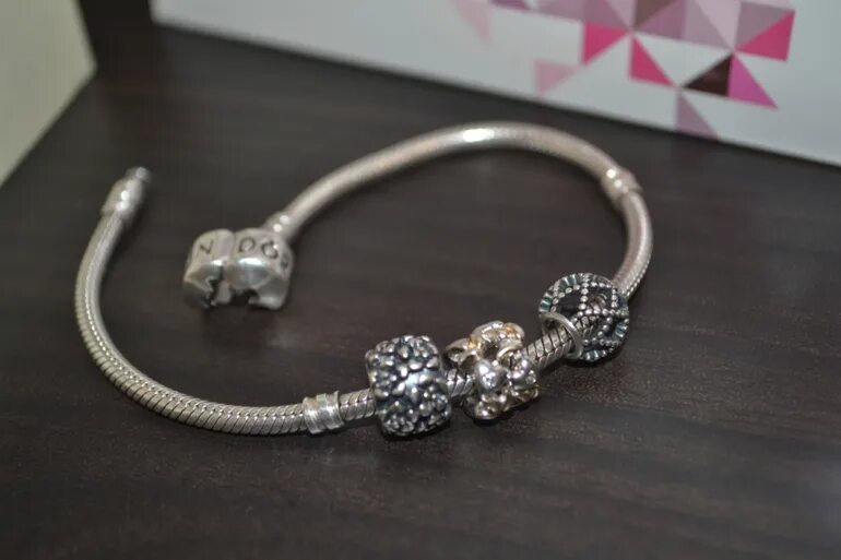 Шарм паук санлайт. Санлайт пандора. Sunlight браслет с жемчугом. Санлайт пандора. Браслет от санлайт для шармов.