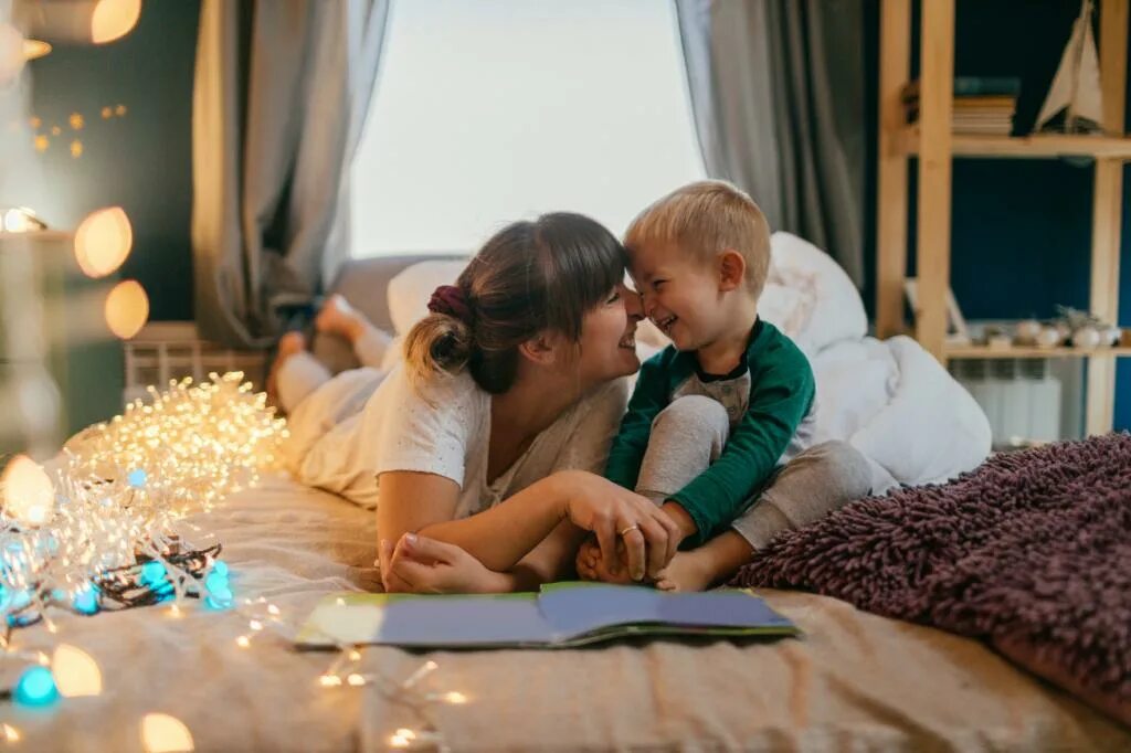 Один мой день с родными. Семья за столом. Российское застолье типичное. Расширенная семья. Один мой день с родными.