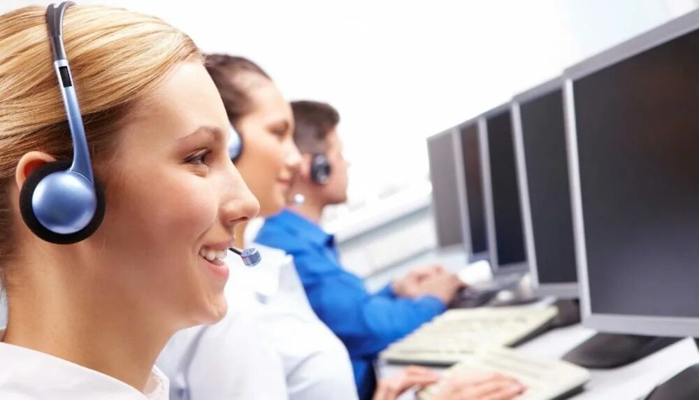 Администрирование компьютерных сетей. Менеджер с телефоном. Колл центр. Техподдержка провайдера. Служба поддержки.