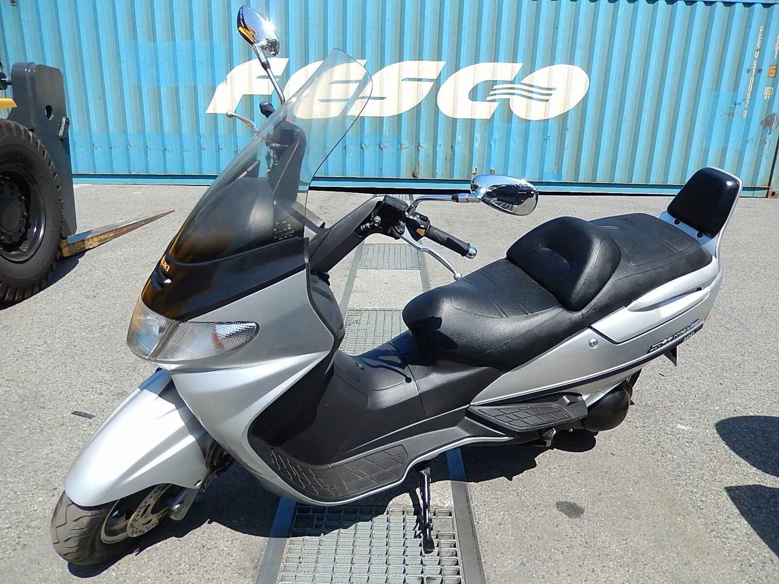 Скутер 400 кубов. Suzuki Skywave 400. Скутер Suzuki Skywave 400. Suzuki Skywave 400 k2. Skywave 400 2011.