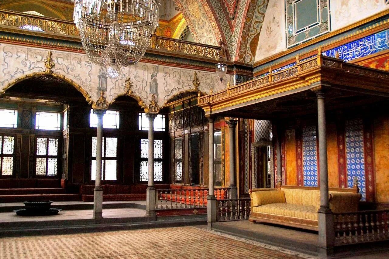 Где жили султаны. Турция дворец Султана Сулеймана. Дворец Топкапы в Стамбуле. Дворец Топкапы покои Султана Сулеймана.