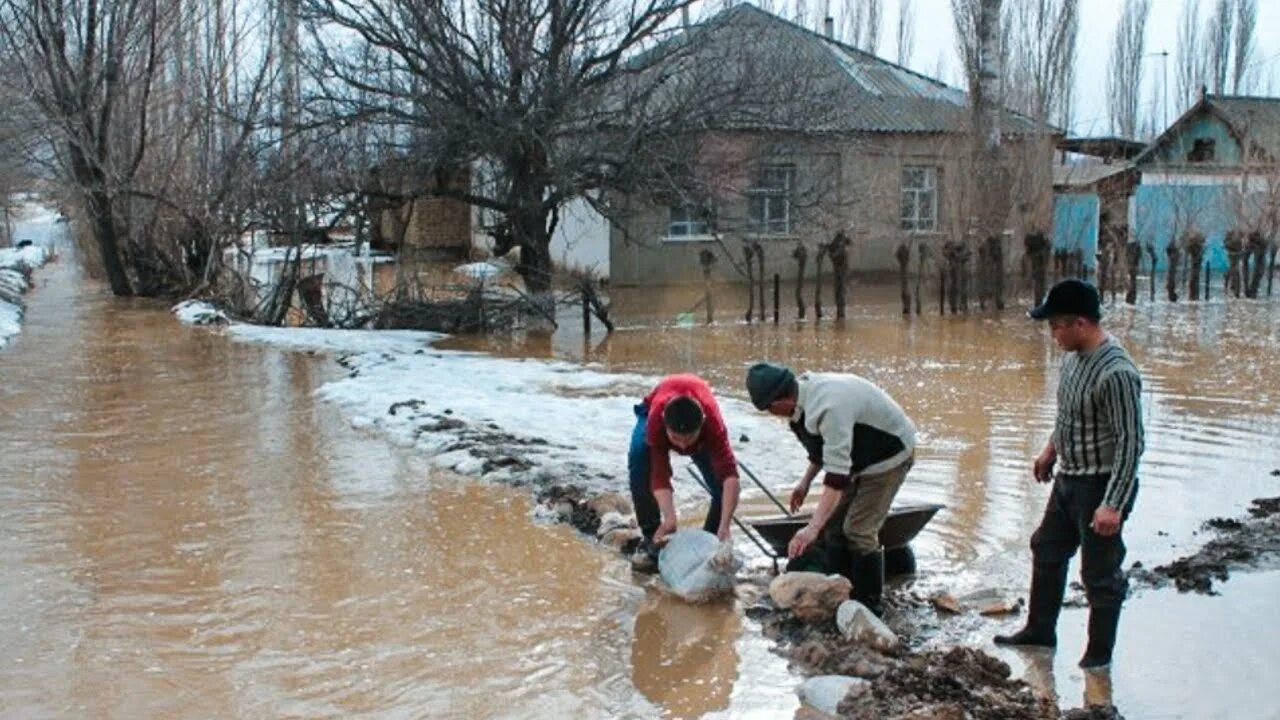 Сел басу. Таяние снегов наводнение. Наводнение из за таяния снегов. Наводнение в Кыргызстане.