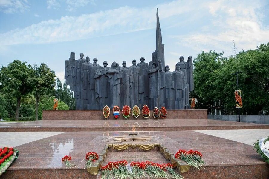 площадь победы с1. площадь победы 1 спб. площадь победы спб обелиск. стелла блокады ленинграда. обелиск москва город герой на кутузовском проспекте.