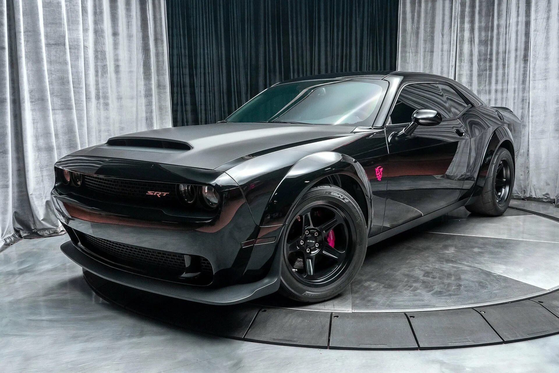 Dodge srt 170. Додж СРТ демон. Додж СРТ демон 2020. Додж Челленджер 2018 черный. Додж Челленджер демон 2020.