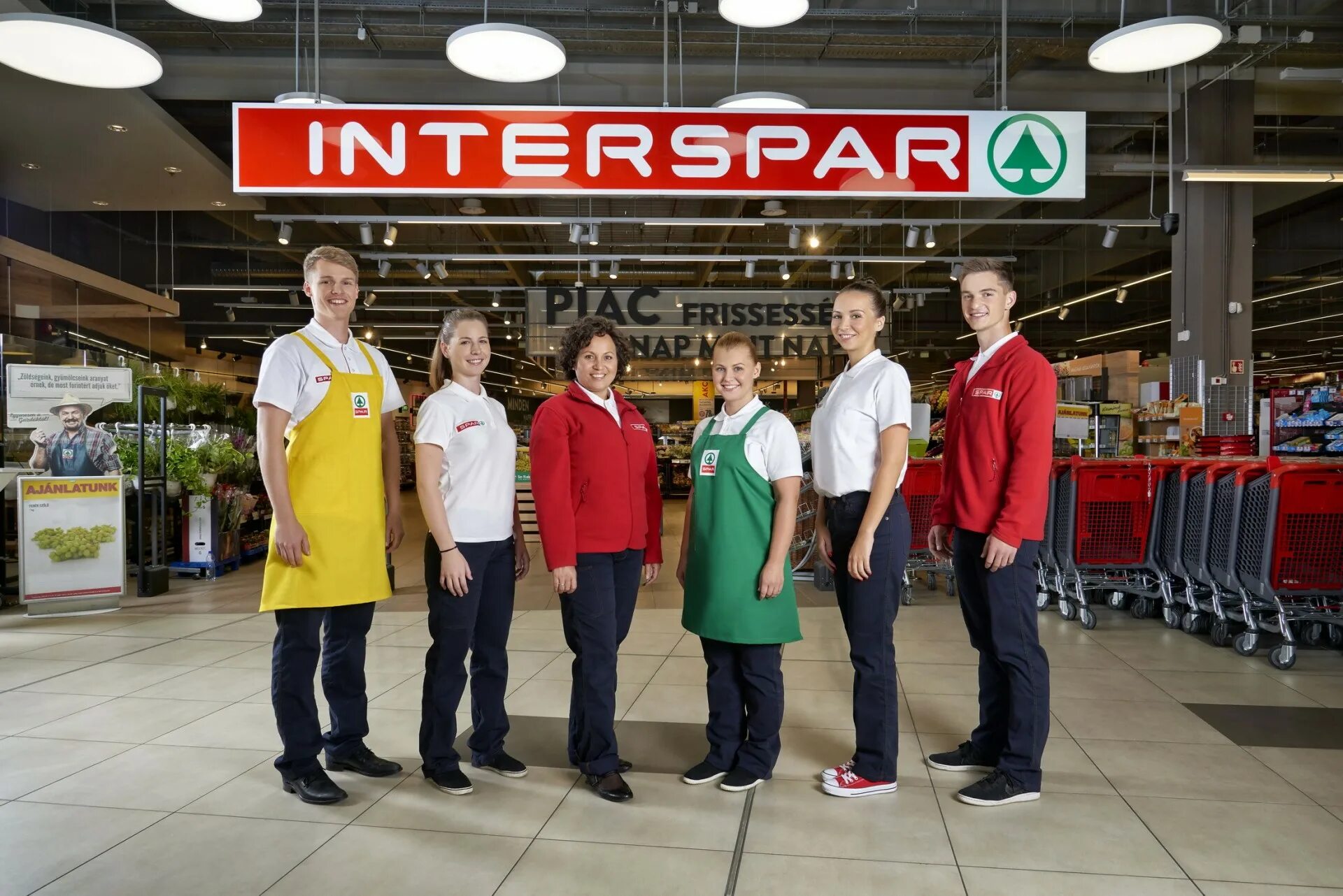 Spar супермаркет. Eurospar 186, д. Спар вывеска. Спар форма сотрудников. Охрана супермаркета.