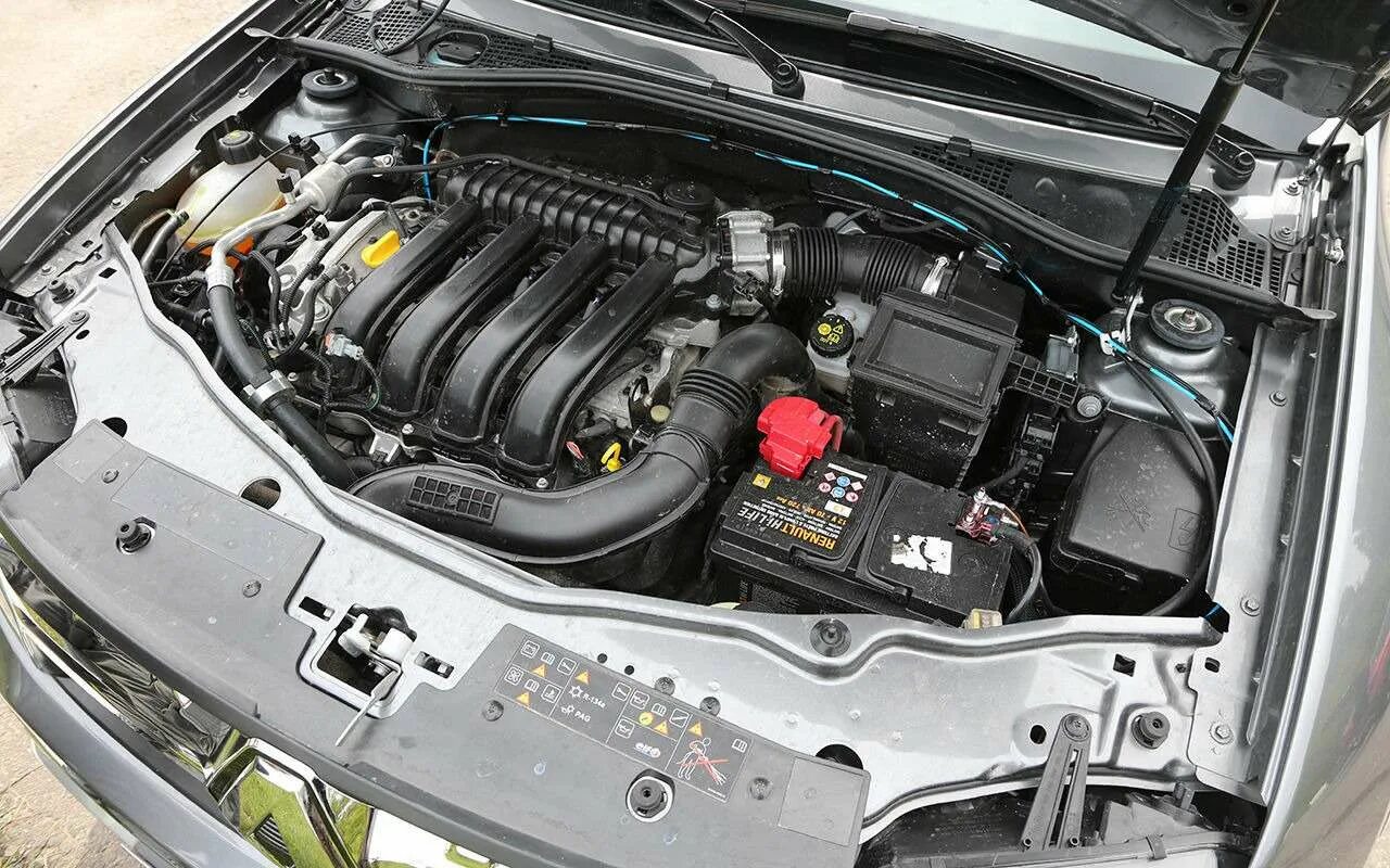 Новый двигатель рено дастер. Двигатель Дастер 2.0. Двигатель Рено Дастер 2.0 143 л.с. Двигатель Renault Duster 1.6 2015. Дастер 1.6 2018 двигатель.