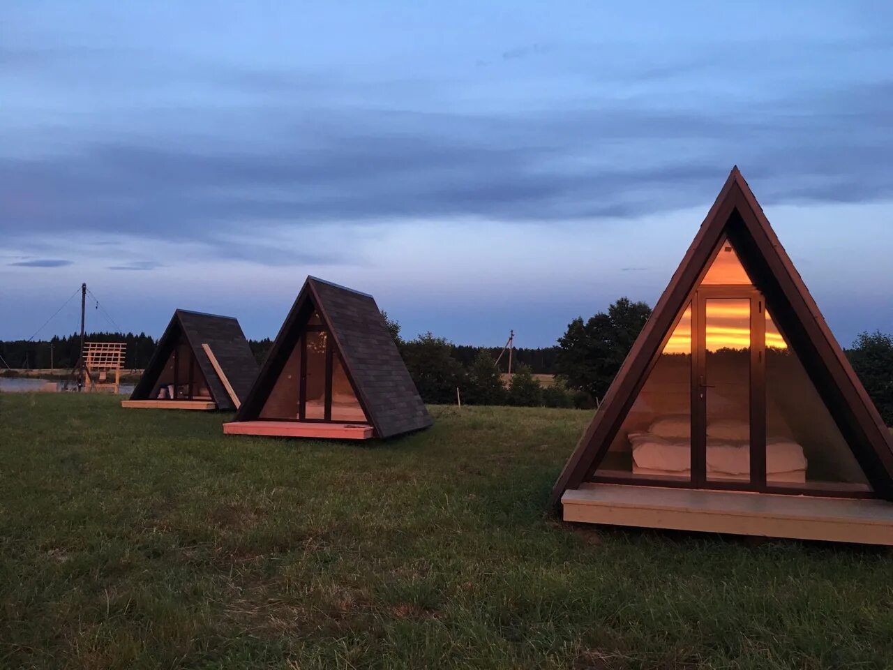 экопарк поляны рязань домики. экопарк поляны рязань домики. отель экопарк поляны рязань. экопарк рязань. вейк парк заазяково.