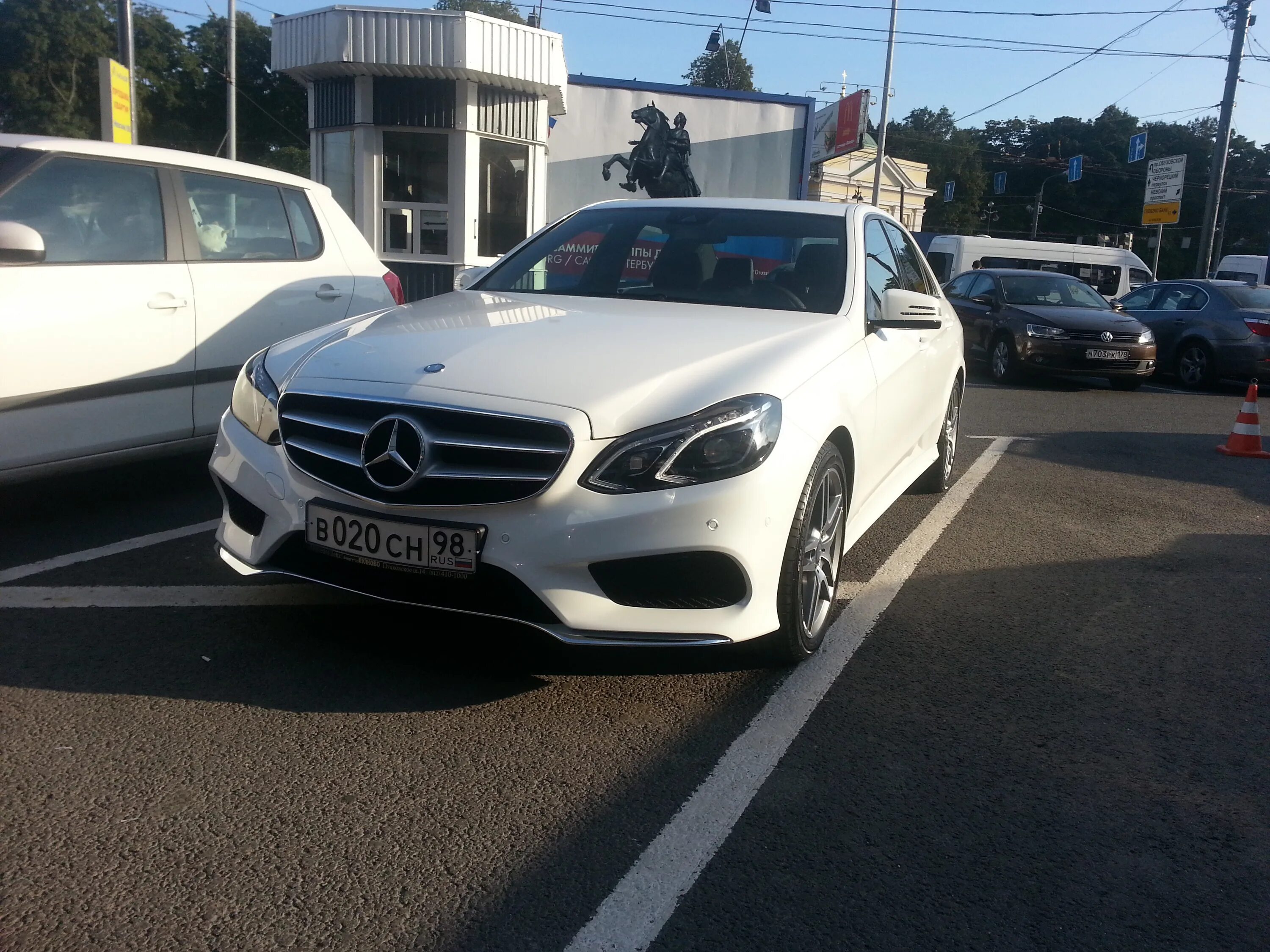 Mercedes e class 2018. Cls 63 amg белый. Мерседес с класс 500. Мерседес бенц белый 2015. Мерседес бенц белый.